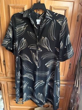 Chico's Black Tunic with Cream Leaf Stripes note size 1